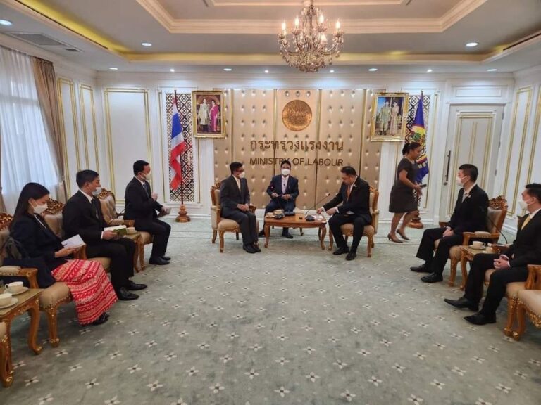 ထိုင်းရောက် မြန်မာတွေအတွက် ထိုင်းအစိုးရက Work Permit သုံးလ သက်တမ်းတိုးပေး