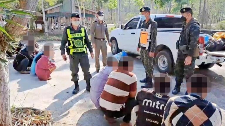 ဘုရားသုံးဆူအနီး စစ်ဆေးရေးဂိတ်မှာ တရားမဝင် မြန်မာအလုပ်သမား ၁၉ဦး အဖမ်းခံရ