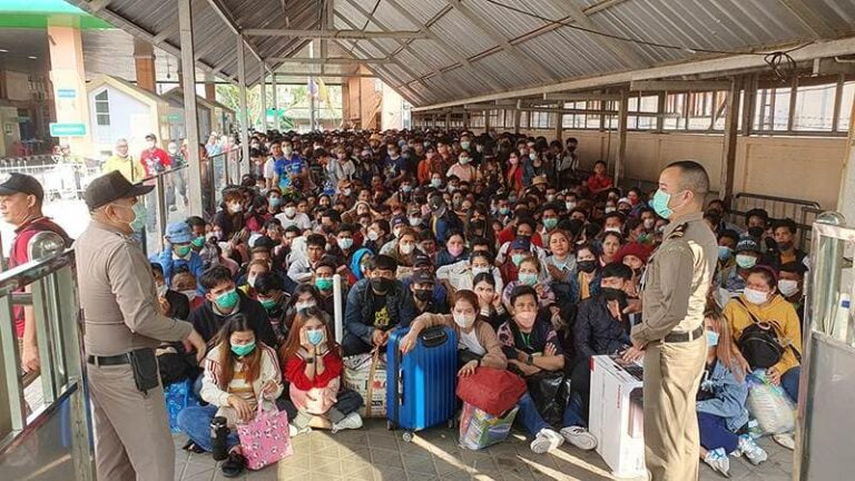ထိုင်းရောက် ကမ္ဘောဒီးယားရွှေ့ပြောင်းလုပ်သား သောင်းနဲ့ချီ သင်္ကြန်တွင်း အိမ်ပြန်