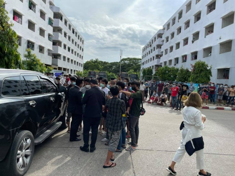 အလုပ်ထုတ်ခံရတဲ့ MoUလုပ်သားတွေ အလုပ်ပြန်ရရေး ညှိနှိုင်းဆွေးနွေးနေတယ်လို့ သံအရာရှိရုံး အသိပေး