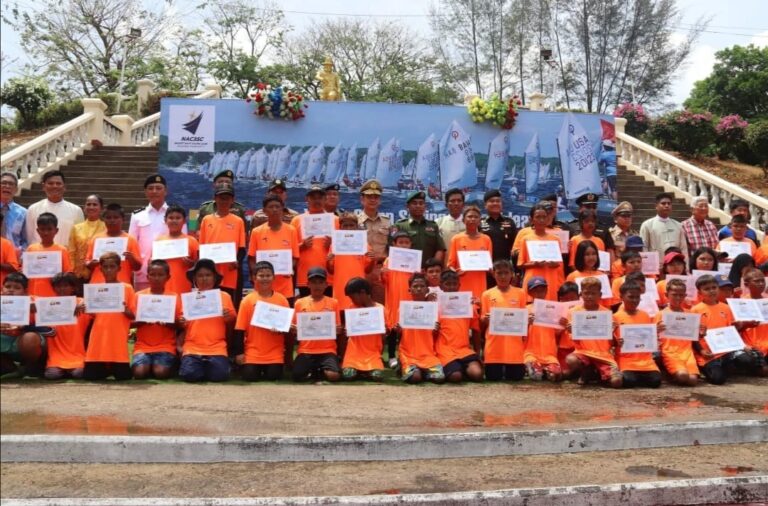 ထိုင်း မြန်မာ နှစ်နိုင်ငံ ချစ်ကြည်ရင်းနှီးမှု ရနောင်း- ကော့သောင်း နယ်စပ်တွင် ရွက်လွှင့်လူငယ် စခန်းသွင်း လေ့ကျင်မှုအောင်မြင်ပွဲ ကျင်းပ