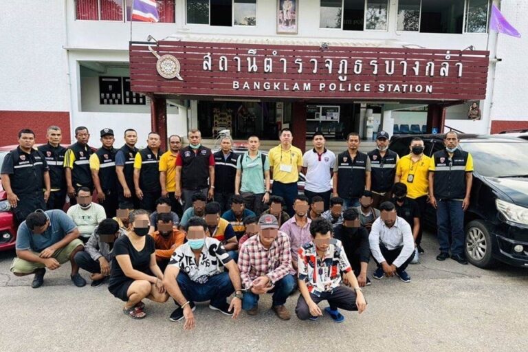 ဘင်္ဂလားဒေ့ရှ် နိုင်ငံသား ၁၉ ဦး တင်ဆောင်ပြီး ထိုင်းနိုင်ငံထဲ တရားမဝင် ဝင်လာတဲ့ကား ၅ စီး ကို ဆောင်ခလာပြည်နယ် လ၀ကရဲ ဖမ်းဆီး