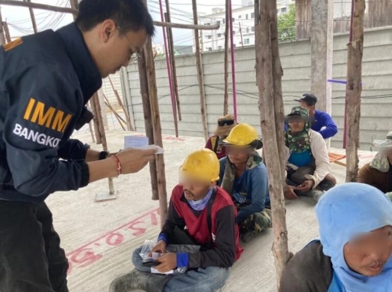 ဘန်ကောက်ဆောက်လုပ်ရေးလုပ်ငန်းခွင်မှာ နေထိုင်ခွင့်သက်တမ်းကုန်ဆုံးပြီး အလုပ်ရှင်မတူလုပ်ကိုင်နေကြတဲ့ ရွှေ့ပြောင်းလုပ်သား ၁၇ ဦးဖမ်းဆီးခံရ
