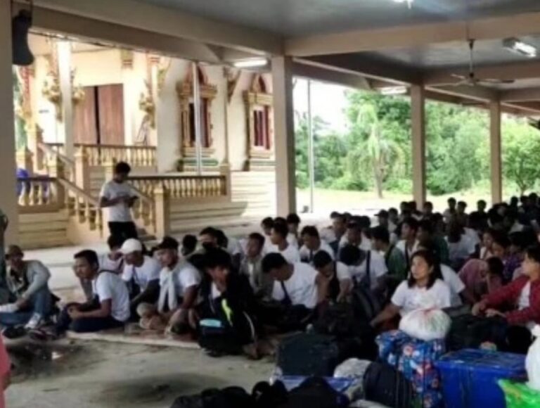 အလုပ်ရုံအသီးသီးတွေမှာ သွားရောက်လုပ်ကိုင်မယ့် တရားမဝင်မြန်မာ ၉၉ ဦး ပွဲစားစီစဉ်ပေးထားတဲ့ ဘုန်းကြီးကျောင်းတစ်ခုမှာစောင့်နေရင်း အဖမ်းခံလိုက်ရ