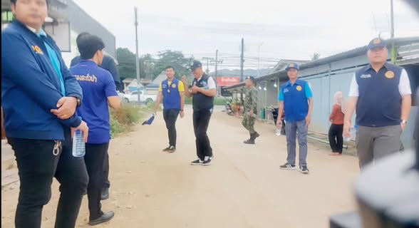 ခိခက် ဆီဆိုင်နားက စျေးမှာမြန်မာပစ္စည်းတွေရောင်းနေတဲ့ဆိုင်တွေကို ထိုင်းအာဏာပိုင်တွေ ဝင်ရောက်စစ်ဆေး