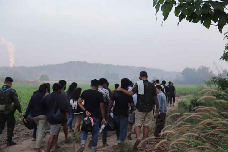 မြဝတီမြို့ဘက်က တရားမဝင်လုပ်ငန်းကနေ ထွက်ပြေးလွတ်မြောက်လာတဲ့ နိုင်ငံခြားသား ၃၉ ဦးကို ထိုင်းအာဏာပိုင်တွေ ကယ်တင်