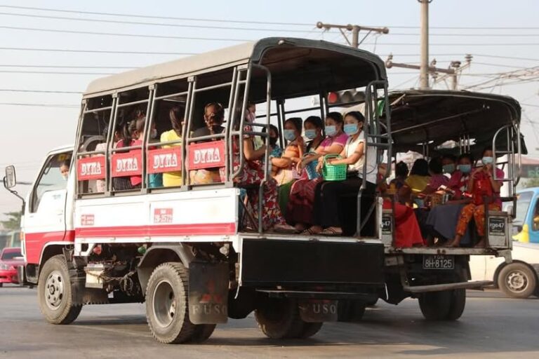 စက်ရုံလုပ်သားတချို့ သီတင်းကျွတ်ပိတ်ရက်အတွက် အချိန်ပိုအစားထိုး​ဆင်းနေရ