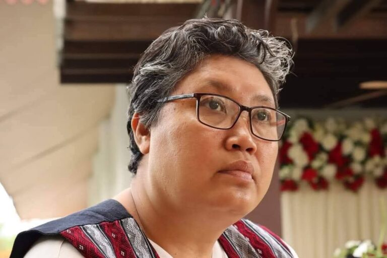 အလုပ်သမားအရေး လုပ်ရှားသူ ဒေါ်မျိုးမျိုးအေးနှင့် ၈ ဦးကို အင်းစိန်ထောင်အချုပ်ကိုပို့