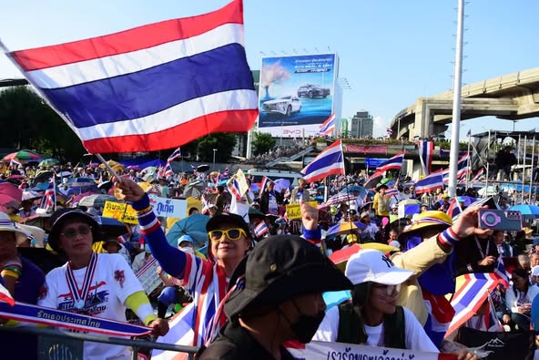 ထိုင်းမျိုးချစ်တွေ ဘန်ကောက်မြို့မှာစစ်တပ်ထောက်ခံကြောင်း ဆန္ဒထုတ်ဖော်